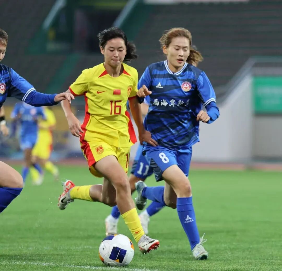 20260817绿茵场上铸荣光 绵竹中学女足勇夺2026年四川省青少年足球锦标赛（U19）组冠军@张娟_03.jpg