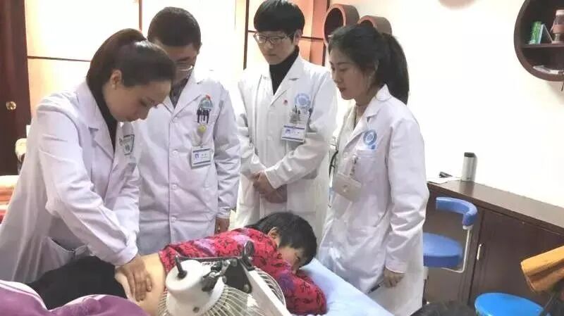 下派我院康复科杨梅到孝德卫生院.jpg